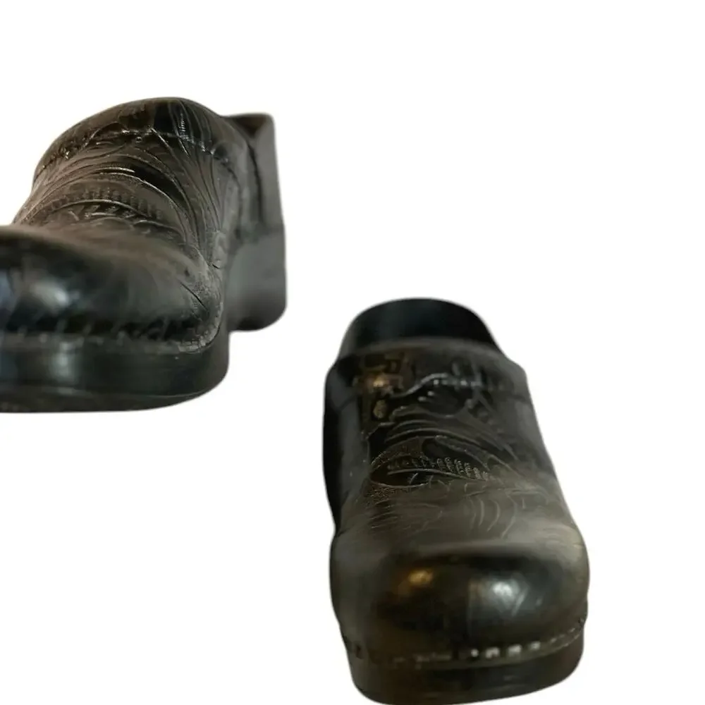 Dansko Professional Tooled Leather Clogs Womens size 39 US 8.5-9